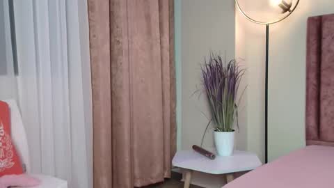 Jupiter Fox online show from 10.12.25