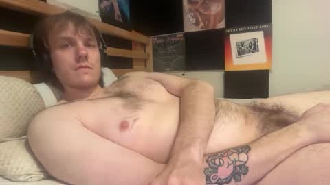 Snapshot of jurolin chatting on 11.08.25 idk online show from 11.08.25