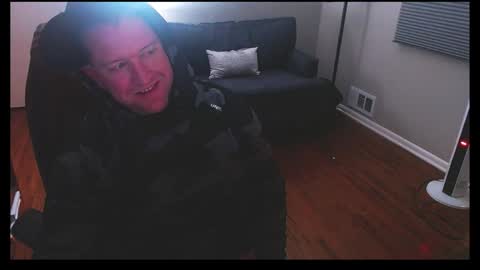 Snapshot of jusbeaz8722 chatting on 12.24.24 JustnSide Unexxst online show from 12.24.24