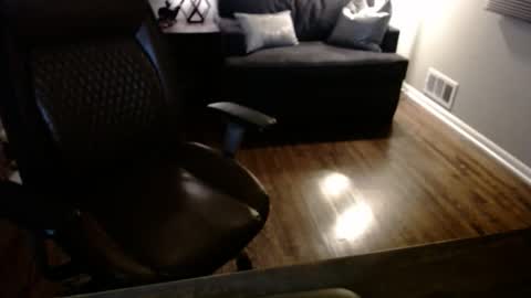 Snapshot of jusbeaz8722 chatting on 11.22.25 JustnSide Unexxst online show from 11.22.25