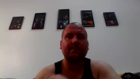 just1more5 online show from 10.11.25