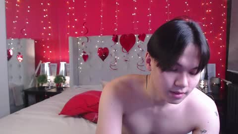 Snapshot of just_gay_ chatting on 02.11.25 just_gay_ online show from 02.11.25