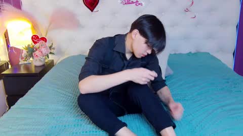 Snapshot of just_gay_ chatting on 02.19.25 just_gay_ online show from 02.19.25