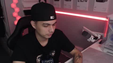 Snapshot of justagamerxxx chatting on 12.15.25 Rhys online show from 12.15.25