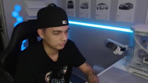 Snapshot of justagamerxxx chatting on 12.19.25 Rhys online show from 12.19.25