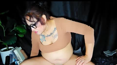 Snapshot of justagirlof chatting on 10.29.25 Layla online show from 10.29.25