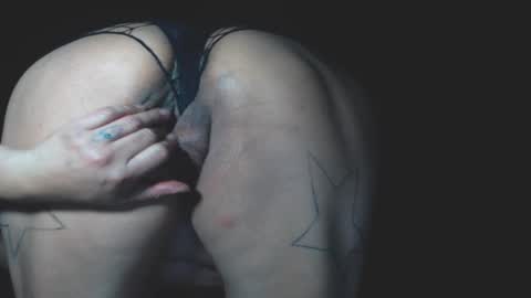 Snapshot of justagirlof chatting on 11.15.25 Layla online show from 11.15.25