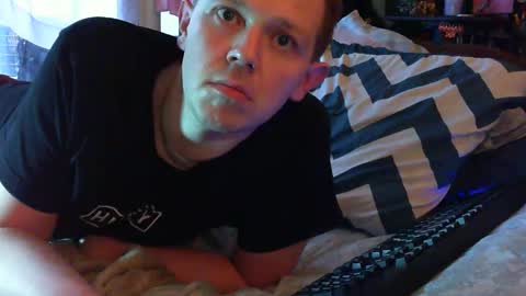 Snapshot of justclickthis chatting on 01.01.25 justclickthis online show from 01.01.25