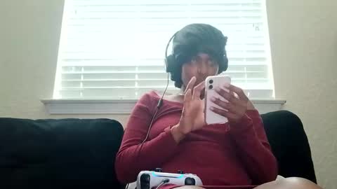 Snapshot of justfuckn chatting on 01.08.25 LOYALTY online show from 01.08.25