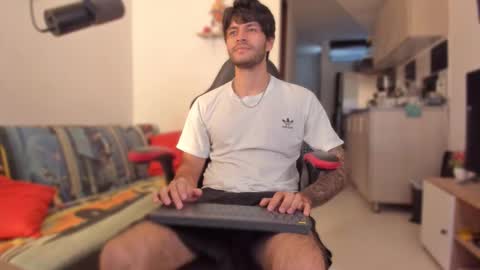 Snapshot of justin_stark1 chatting on 11.26.25 Diego online show from 11.26.25