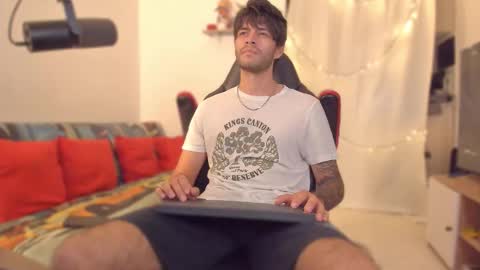 Snapshot of justin_stark1 chatting on 12.13.25 Diego online show from 12.13.25