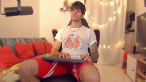 Snapshot of justin_stark1 chatting on 12.19.25 Diego online show from 12.19.25