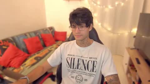 Snapshot of justin_stark1 chatting on 02.11.26 Diego online show from 02.11.26