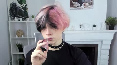 JUSTIN online show from 10.12.25