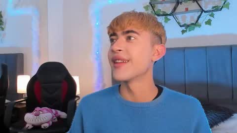 Snapshot of justinbe_ chatting on 09.19.25 Justin online show from 09.19.25