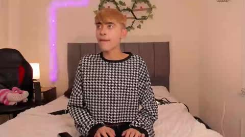 Snapshot of justinbe_ chatting on 09.20.25 Justin online show from 09.20.25