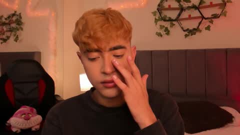 Snapshot of justinbe_ chatting on 09.22.25 Justin online show from 09.22.25