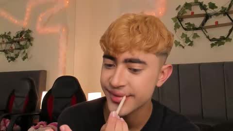 Snapshot of justinbe_ chatting on 09.23.25 Justin online show from 09.23.25