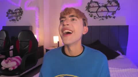 Snapshot of justinbe_ chatting on 10.16.25 Justin online show from 10.16.25