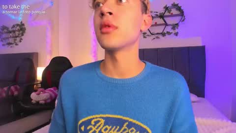 Snapshot of justinbe_ chatting on 10.21.25 Justin online show from 10.21.25