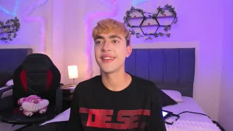 Snapshot of justinbe_ chatting on 10.22.25 Justin online show from 10.22.25