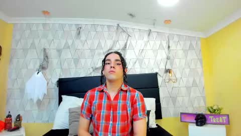 Justine online show from 10.31.25