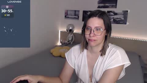 Julie online show from 01.12.25