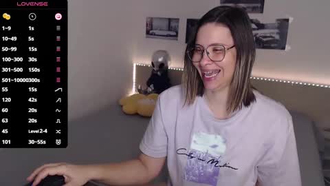 Julie online show from 02.04.25