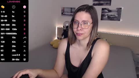 Julie online show from 02.06.25