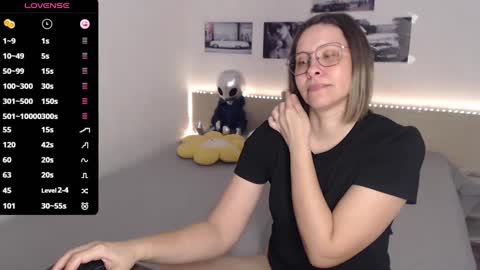 Julie online show from 02.21.25