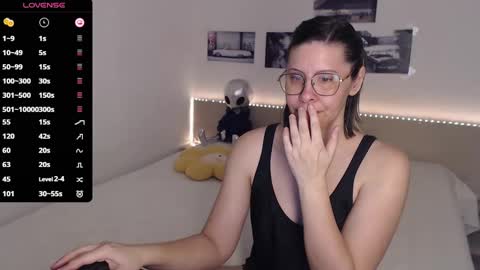 Julie online show from 03.06.25