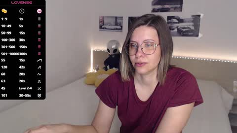 Julie online show from 03.11.25