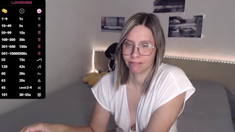 Julie online show from 09.09.25