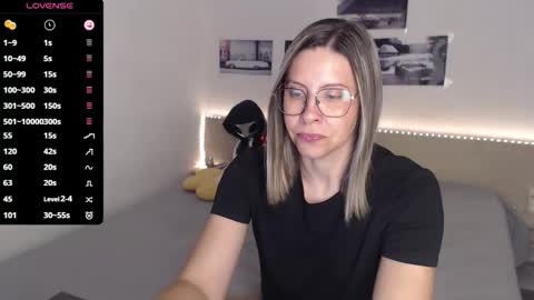 Julie online show from 09.16.25