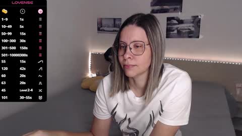 Julie online show from 10.06.25