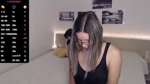 Julie online show from 10.09.25