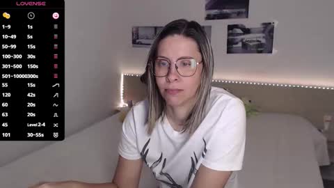 Julie online show from 10.10.25