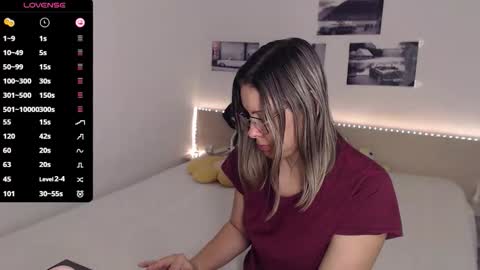 Julie online show from 12.04.25