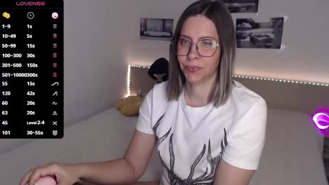 Julie online show from 04.22.26