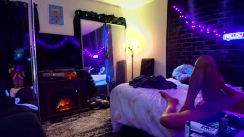 Eetantungfuk Mias online show from 12.10.24