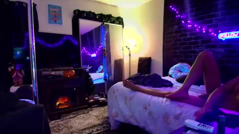 Eetantungfuk Mias online show from 12.10.24