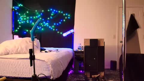 Eetantungfuk Mias online show from 02.08.25