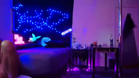 Eetantungfuk Mias online show from 02.08.25