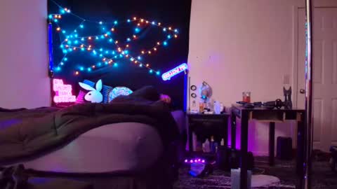 Eetantungfuk Mias online show from 02.10.25