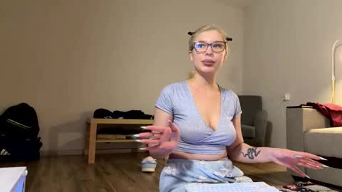 KITTY AND NICK Broadcast start time 10 am and 10 pm Moscow time online show from 03.10.26