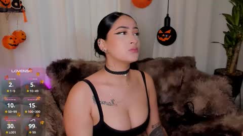 Snapshot of kaaiiri chatting on 10.21.25 Kaaiiri online show from 10.21.25