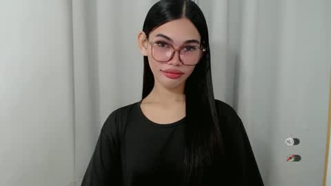 Snapshot of kaamy_dake chatting on 10.26.25 KAAMY online show from 10.26.25