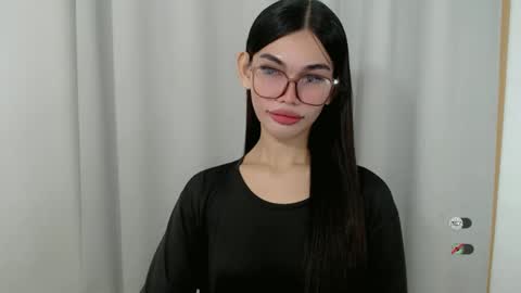 Snapshot of kaamy_dake chatting on 10.31.25 KAAMY online show from 10.31.25