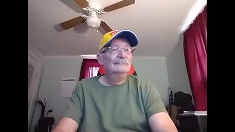 Snapshot of kabriggs137 chatting on 12.27.24 kabriggs137 online show from 12.27.24