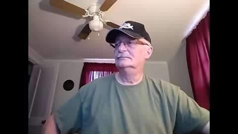 Snapshot of kabriggs137 chatting on 01.16.25 kabriggs137 online show from 01.16.25